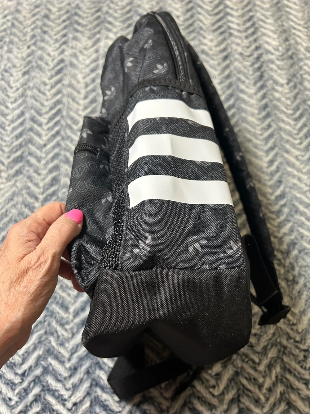 Men’s Adidas Originals Black Trefoil Logo Pattern Backpack - NWOT - Picture 6 of 12